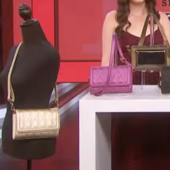 $25 Save The Girls Crossbody, Clutch, & Shoulder Purse Touchscreen Window Gold - Picture 6 of 6